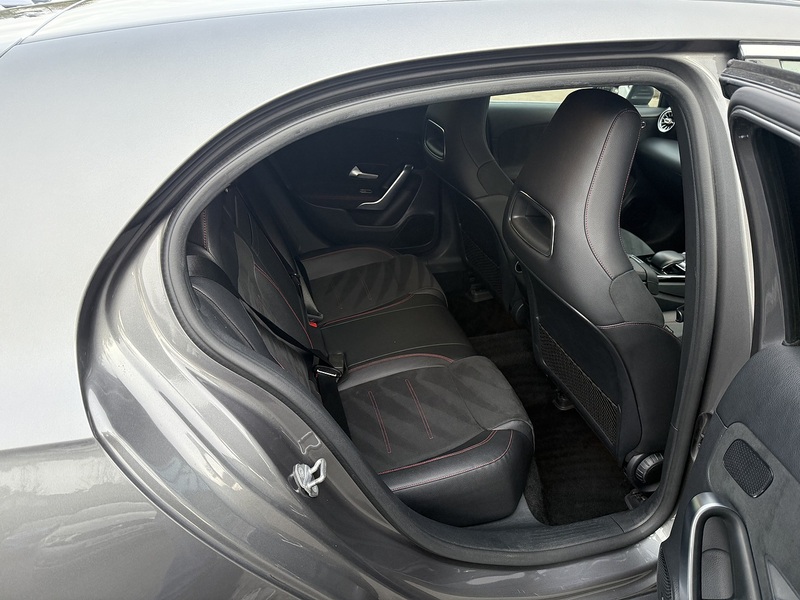 Mercedes-Benz 1.5 A180d AMG Line (Premium) Hatchback 5dr Diesel 7G-DCT Euro 6 (s/s) (116 ps)