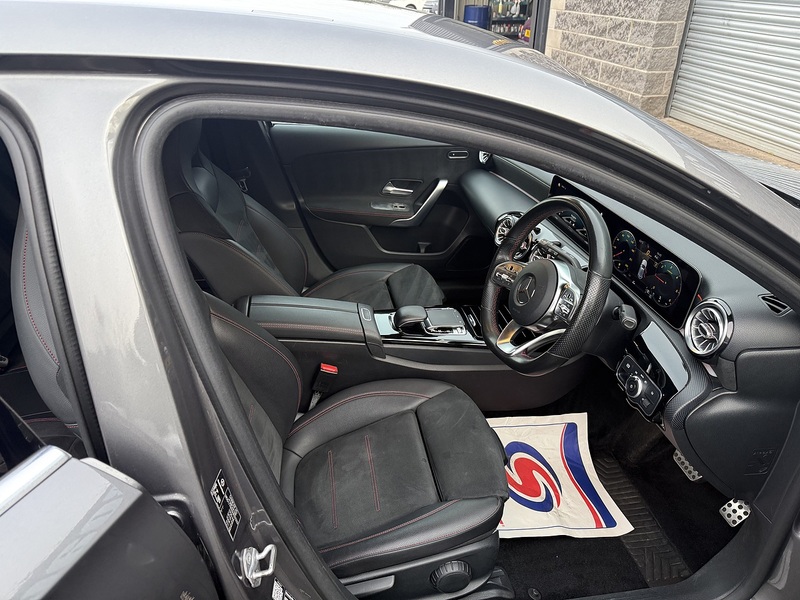 Mercedes-Benz 1.5 A180d AMG Line (Premium) Hatchback 5dr Diesel 7G-DCT Euro 6 (s/s) (116 ps)