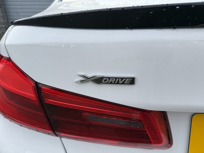 BMW 2.0 520d MHT M Sport Saloon 4dr Diesel Hybrid Auto xDrive Euro 6 (s/s) (190 ps)