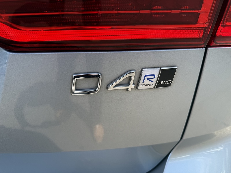 Volvo 2.0 D4 R-Design SUV 5dr Diesel Auto AWD Euro 6 (s/s) (190 ps)