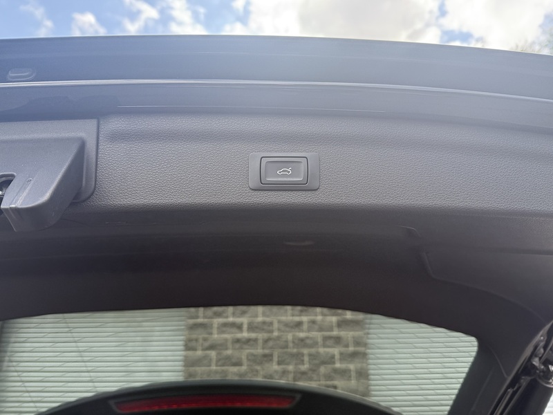 Audi 2.0 TDI 35 S line SUV 5dr Diesel S Tronic Euro 6 (s/s) (150 ps)