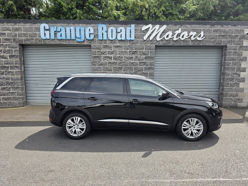 Peugeot PureTech Allure SUV 1.2 Manual Petrol