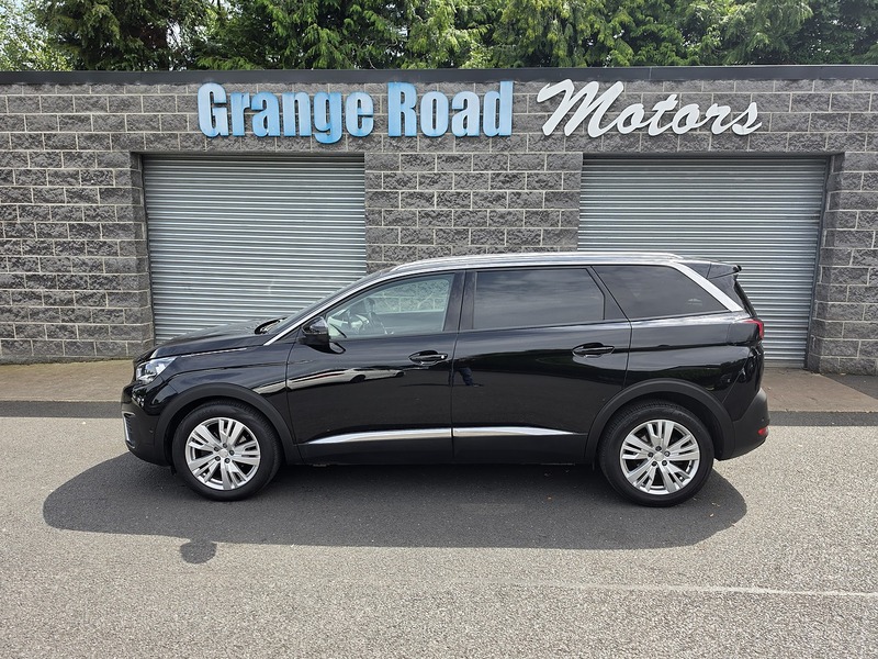 Peugeot PureTech Allure SUV 1.2 Manual Petrol