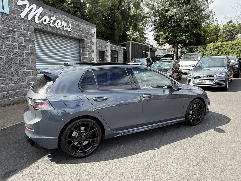 Volkswagen 2.0 TSI R Black Edition Hatchback 5dr Petrol DSG 4Motion Euro 6 (s/s) (333 ps)
