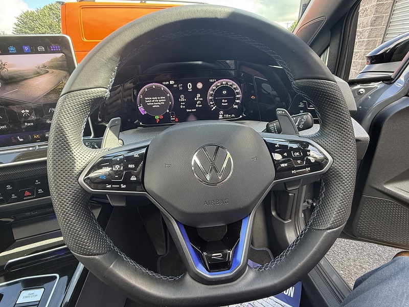 Volkswagen 2.0 TSI R Black Edition Hatchback 5dr Petrol DSG 4Motion Euro 6 (s/s) (333 ps)