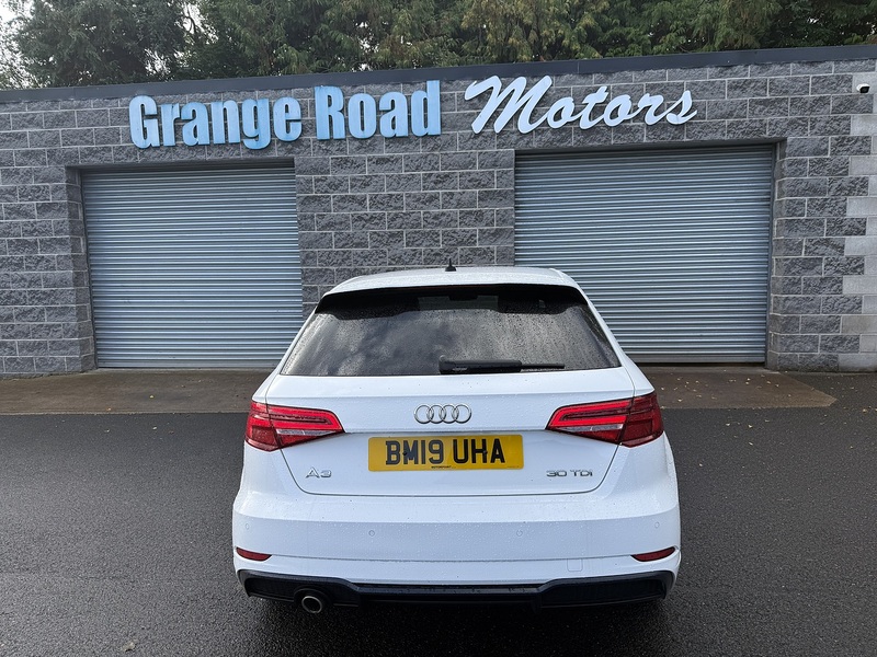Audi 1.6 TDI 30 Black Edition Sportback 5dr Diesel Manual Euro 6 (s/s) (116 ps)