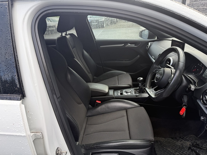 Audi 1.6 TDI 30 Black Edition Sportback 5dr Diesel Manual Euro 6 (s/s) (116 ps)