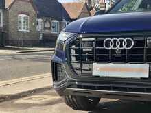Audi Q8 TDI V6 Black Edition - U1045