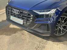 Audi Q8 TDI V6 Black Edition - U1045