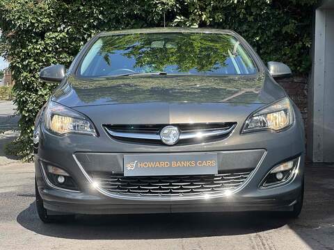 SRi Hatchback 1.4 Manual Petrol