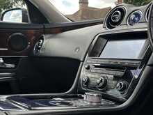 Jaguar XJ d V6 Portfolio - U1155
