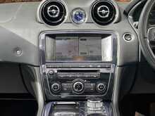Jaguar XJ d V6 Portfolio - U1155