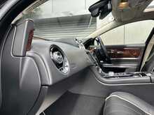 Jaguar XJ d V6 Portfolio - U1155