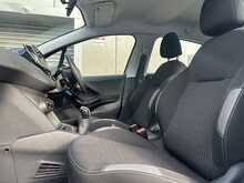 Peugeot 208 PureTech Active - U1194