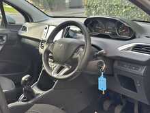 Peugeot 208 PureTech Active - U1194