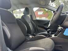 Peugeot 208 PureTech Active - U1194