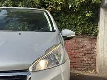 Peugeot 208 PureTech Active - U1194
