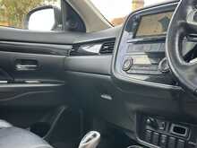 Mitsubishi Outlander h GX4hs - U1220