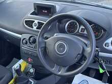 Renault Clio Dynamique TomTom - U1225