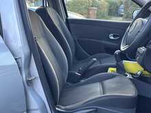 Renault Clio Dynamique TomTom - U1225