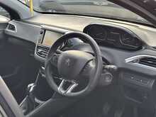 Peugeot 208 VTi Allure - U1229
