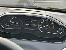 Peugeot 208 VTi Allure - U1229