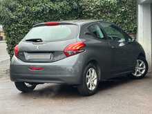 Peugeot 208 PureTech Active - U1251