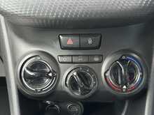 Peugeot 208 PureTech Active - U1251