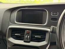 Volvo V40 T3 R-Design Pro - U1304