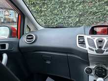 Ford Fiesta Zetec - U1307