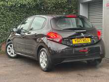 Peugeot 208 PureTech Active - U1318