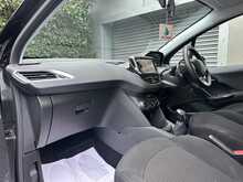 Peugeot 208 PureTech Active - U1318