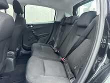Peugeot 208 PureTech Active - U1318