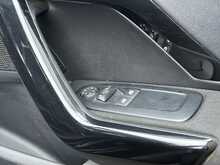 Peugeot 208 PureTech Active - U1318