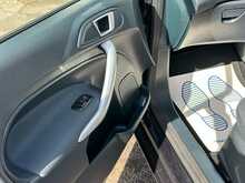 Ford Fiesta Titanium - U1364