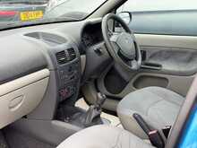 Renault Clio Authentique - U1382