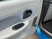 Renault Clio Authentique - U1382