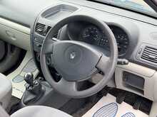 Renault Clio Authentique - U1382