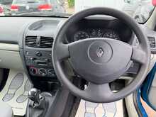 Renault Clio Authentique - U1382