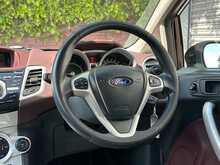 Ford Fiesta Titanium - U1393