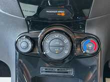Ford Fiesta Zetec - U1427