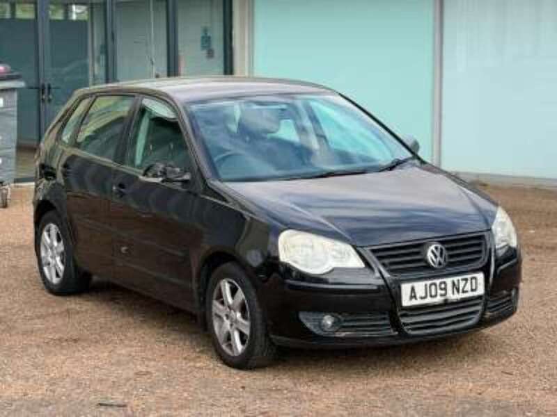 Black 2009 Volkswagen Polo Hatchback Front-wheel drive Manual
