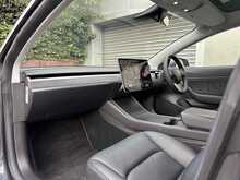 Tesla Model 3 Performance - U915