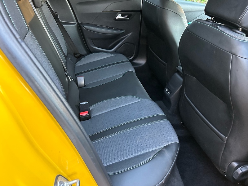 Peugeot 208 PureTech Allure - U1518