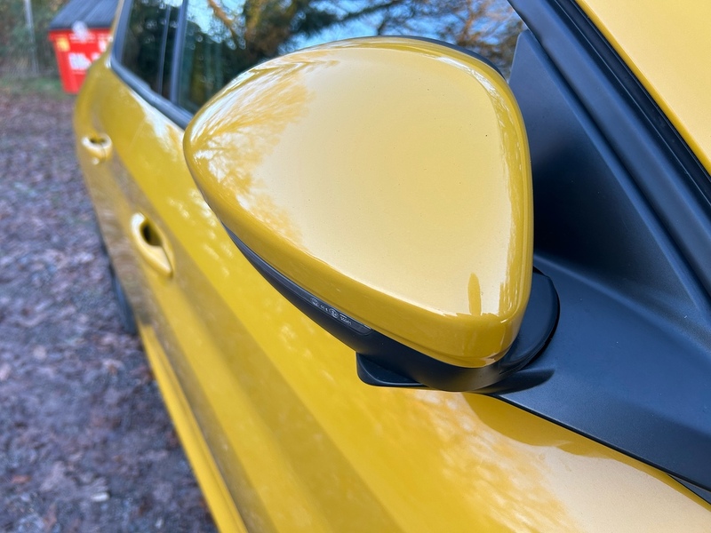 Peugeot 208 PureTech Allure - U1518