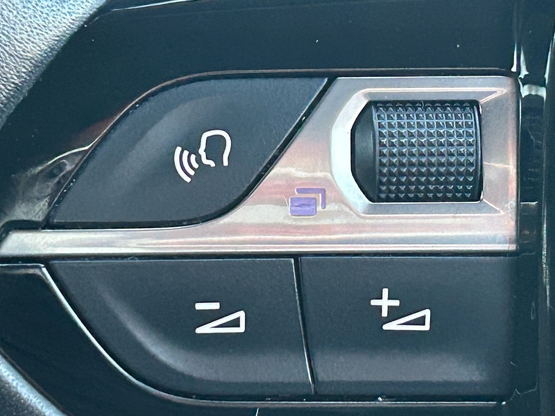 Peugeot 208 PureTech Allure - U1518