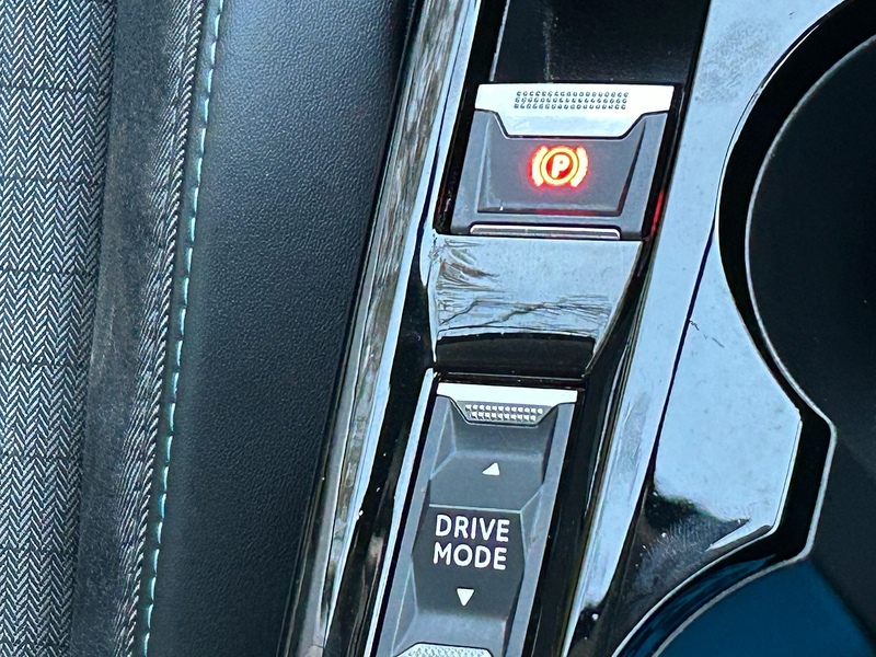 Peugeot 208 PureTech Allure - U1518