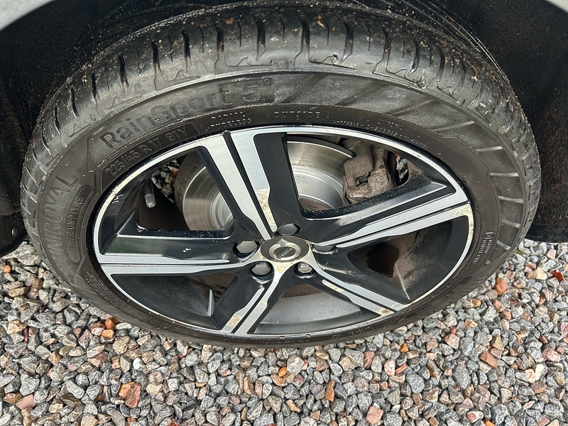 Volvo V40 T3 R-Design - U1536