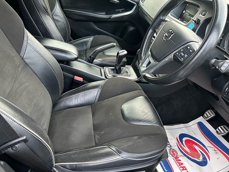 Volvo V40 T3 R-Design - U1536