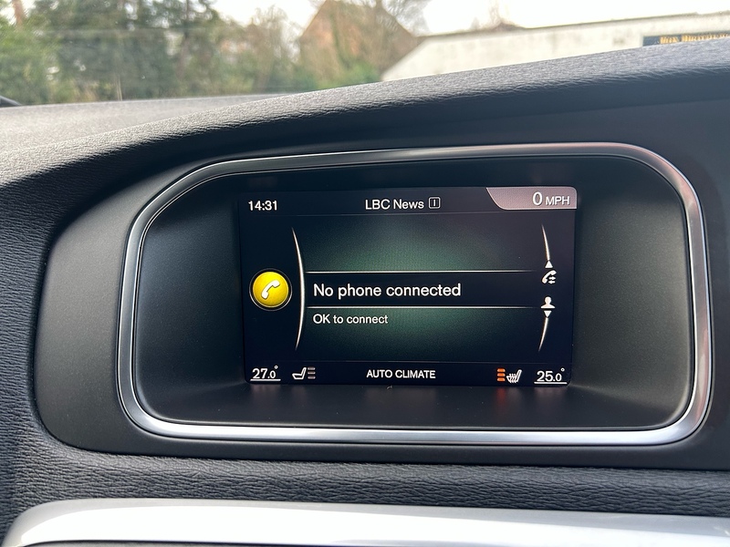 Volvo V40 T3 R-Design - U1536